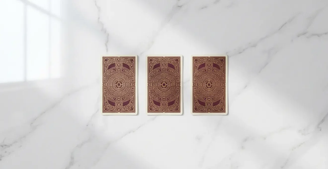 Disposizione di tre carte dei tarocchi per risposta sì o no veloce